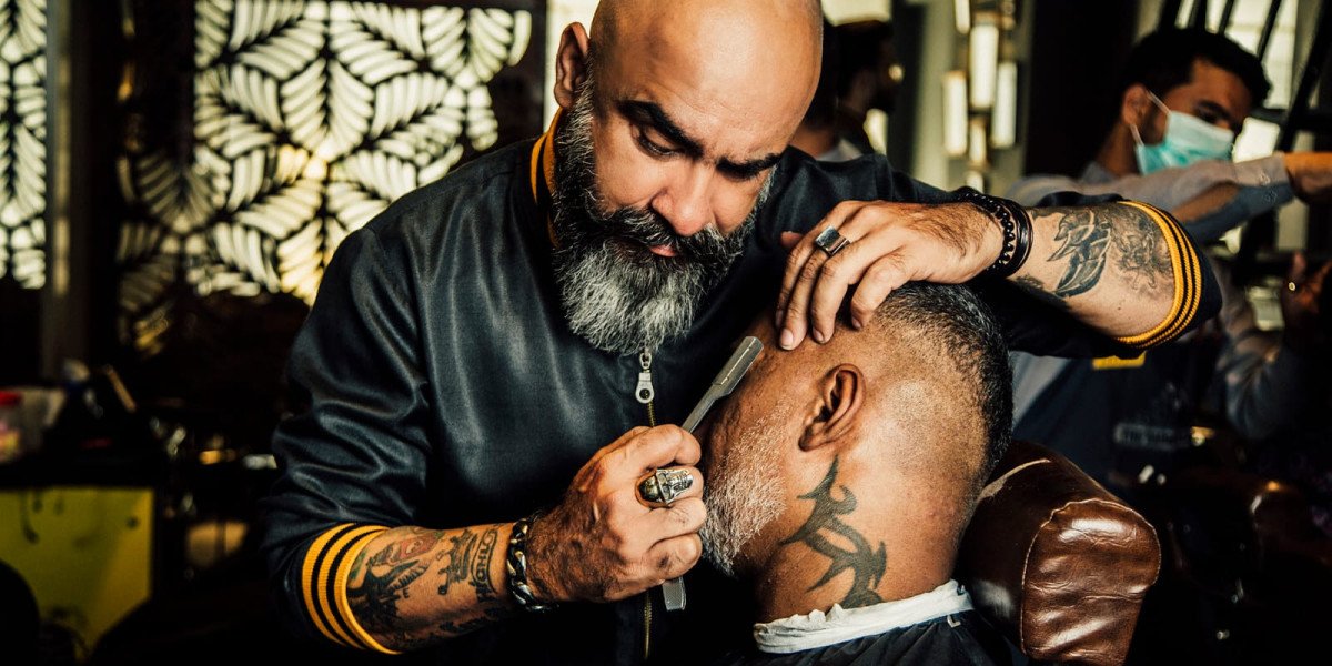 Experience Premium Grooming at the Best Salon in Karachi – The Barbers Café